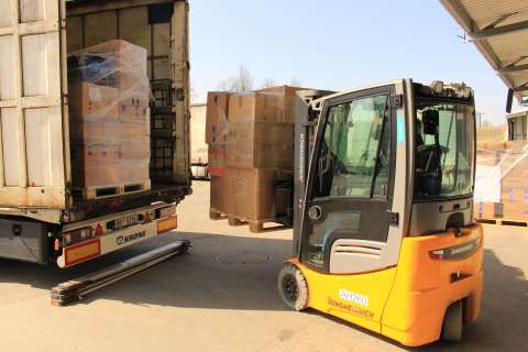 Spedition Trans.Al Logistic GmbH verlädt Sachspenden für die Ukraine
