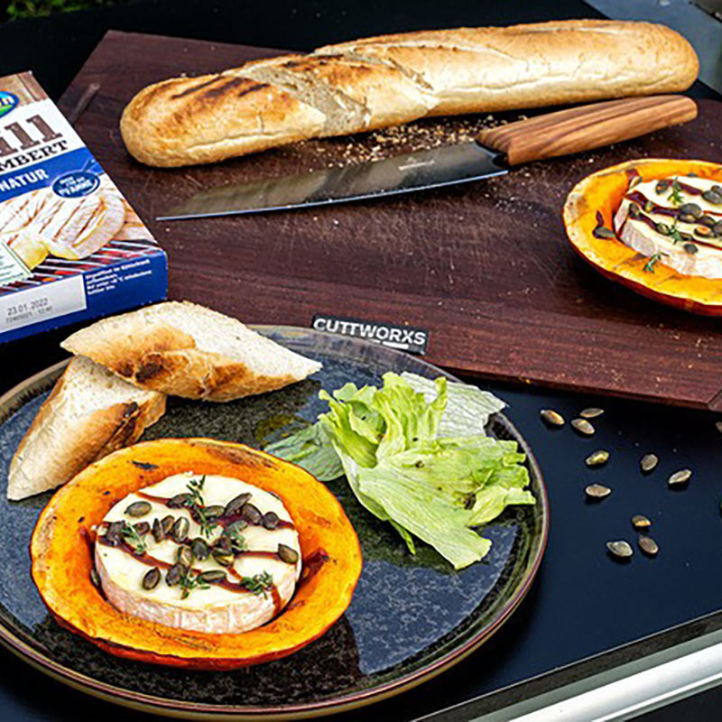 Grill Camembert im Hokkaido-Kürbis