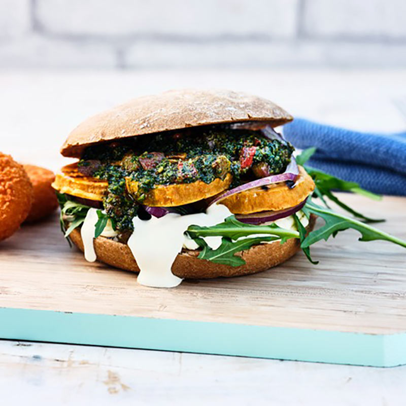 Argentinischer Burger mit Camembert Creme