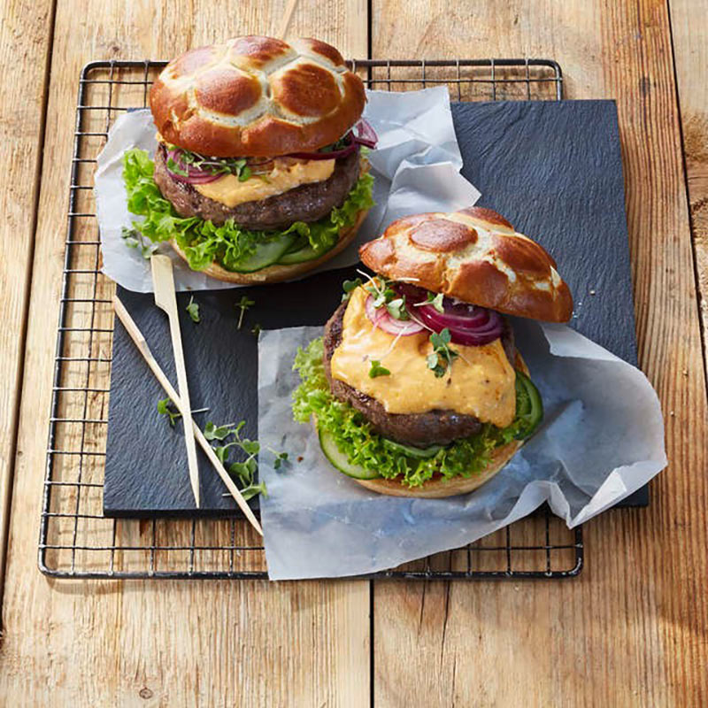 Bayerischer Burger mit Obazda