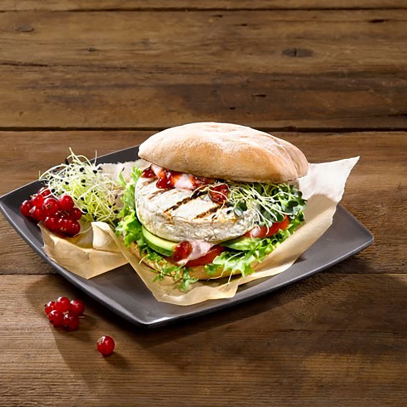 Burger mit Grill Camembert